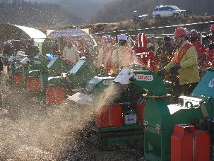 영농부산물 파쇄 현장 지원